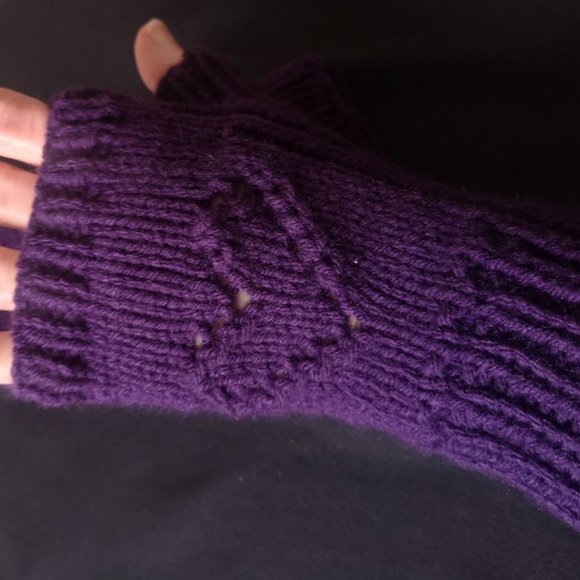 Purple Handmade Valentines Ajour Knit Fingerless Texting Gloves Mittens - Picture 4 of 7